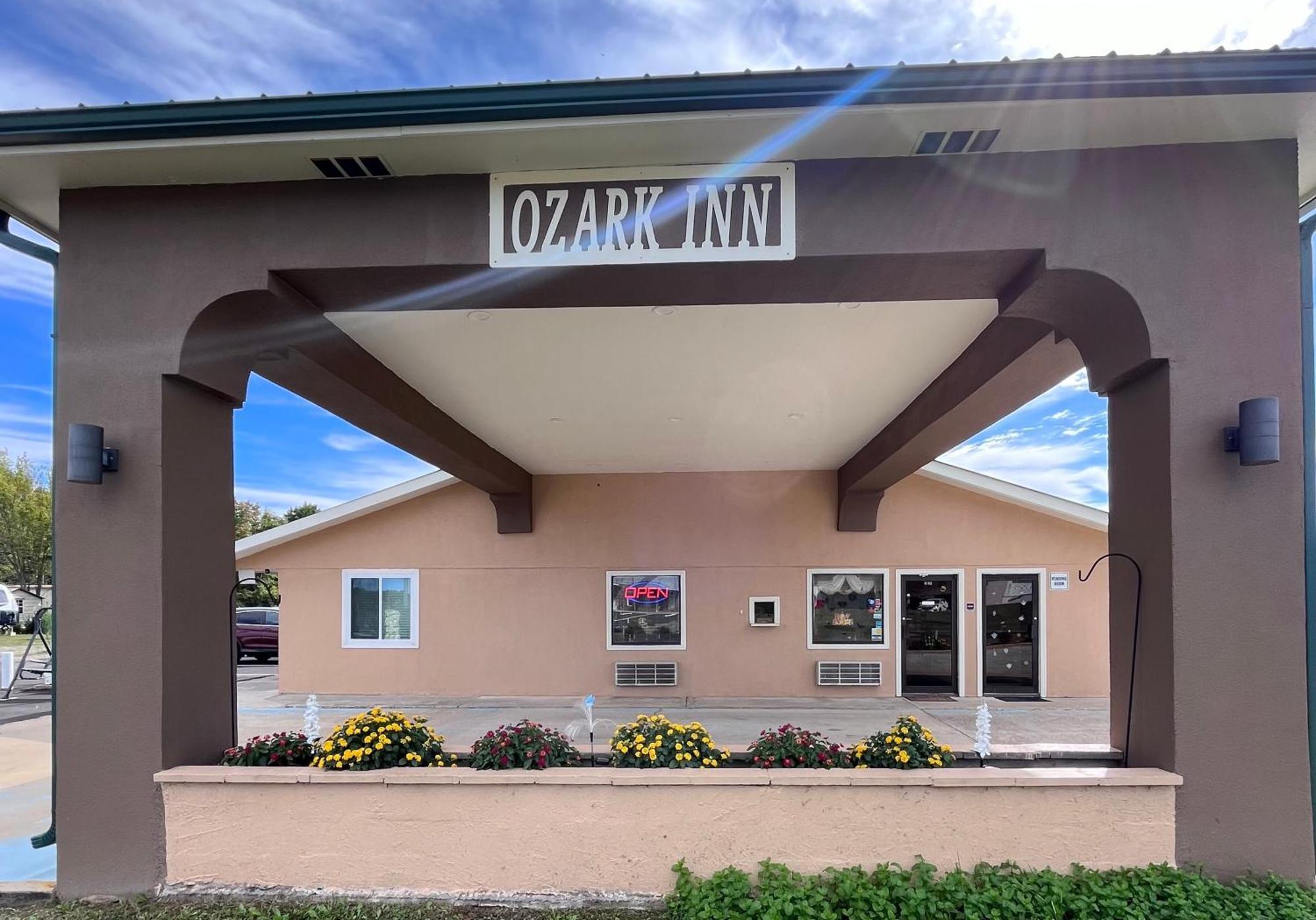 Ozark Inn Mena Buitenkant foto